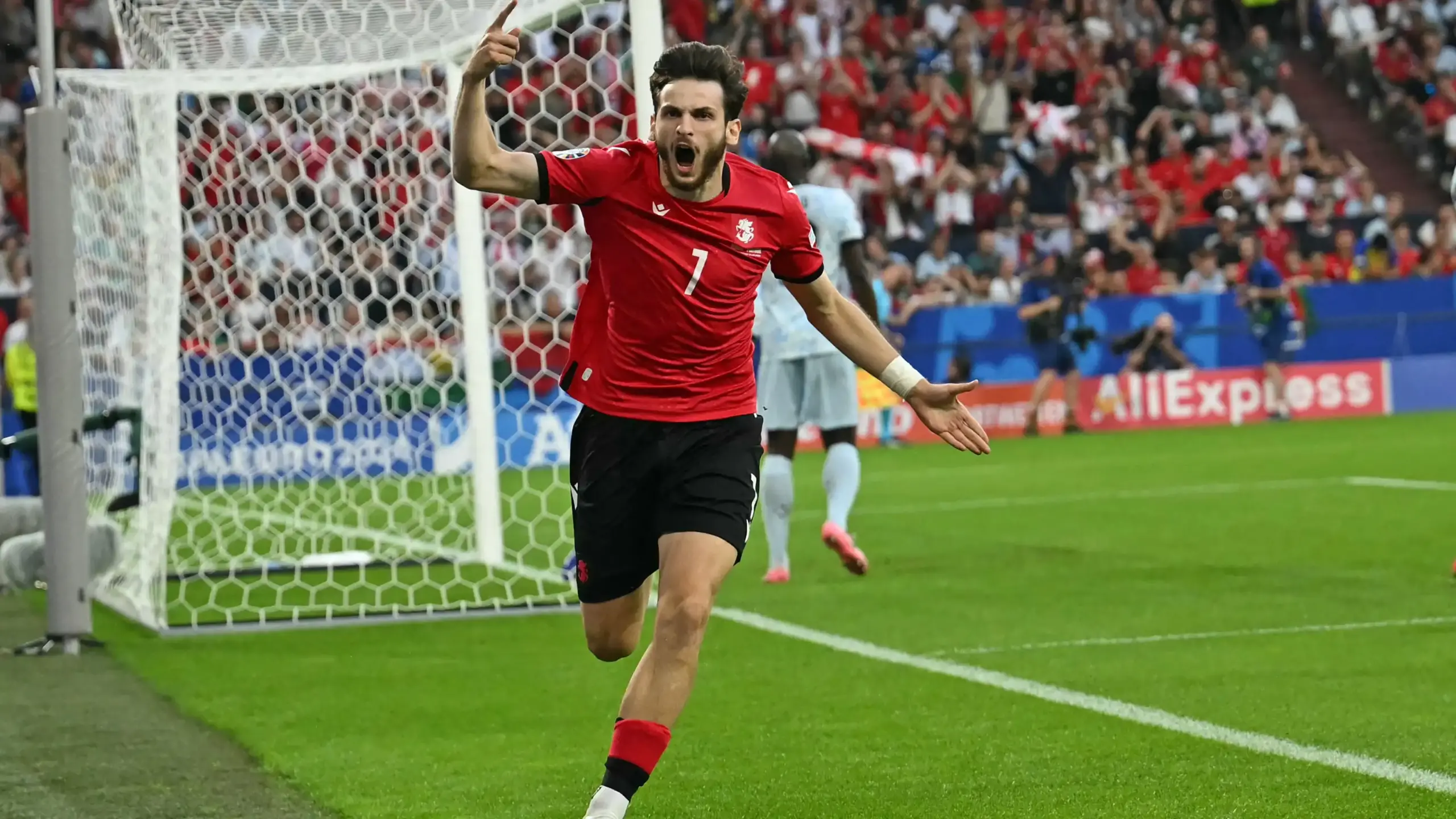 khvicha kvaratskhelia inspired by ronaldo leads to georgia win at euro 2024